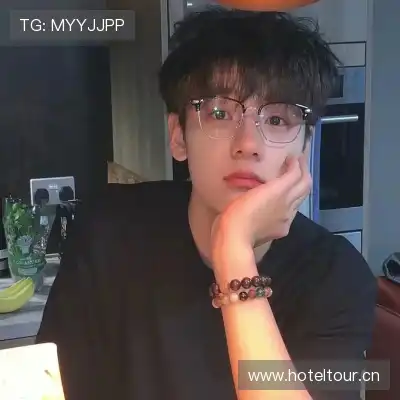 侯跃雯